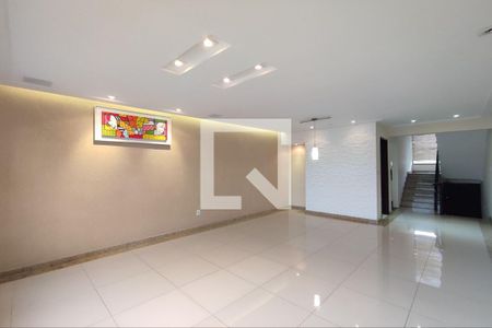 Sala de casa de condomínio para alugar com 3 quartos, 144m² em Vila Salete, São Paulo