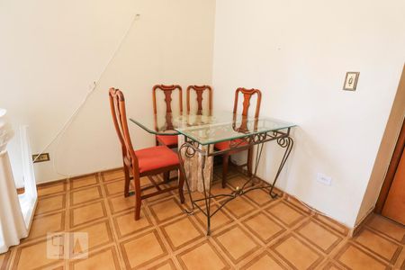 Apartamento para alugar com 75m², 2 quartos e 1 vagaSala