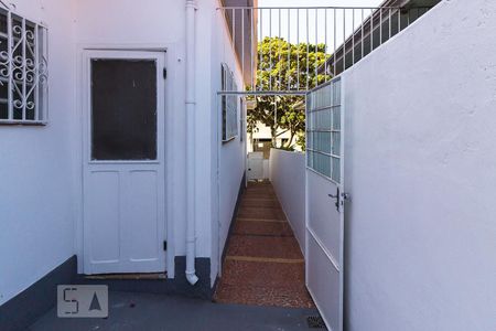 Casa à venda com 180m², 3 quartos e 2 vagas Casa à venda com 180m², 3 quartos e 2 vagasCorredor