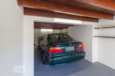 Casa à venda com 180m², 3 quartos e 2 vagas Casa à venda com 180m², 3 quartos e 2 vagasGaragem