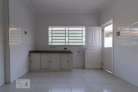 Casa à venda com 180m², 3 quartos e 2 vagas Casa à venda com 180m², 3 quartos e 2 vagasCozinha