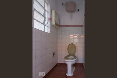 Casa à venda com 180m², 3 quartos e 2 vagas Casa à venda com 180m², 3 quartos e 2 vagasBanheiro de serviço 1