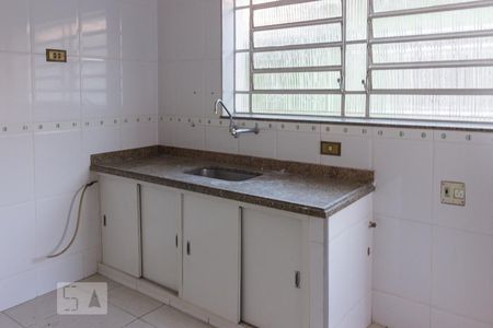Casa à venda com 180m², 3 quartos e 2 vagas Casa à venda com 180m², 3 quartos e 2 vagasCozinha