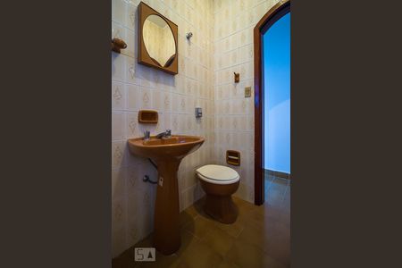 Casa à venda com 180m², 3 quartos e 2 vagas Casa à venda com 180m², 3 quartos e 2 vagasBanheiro de serviço 2