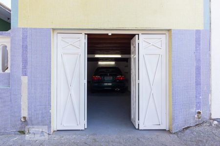 Casa à venda com 180m², 3 quartos e 2 vagas Casa à venda com 180m², 3 quartos e 2 vagasGaragem