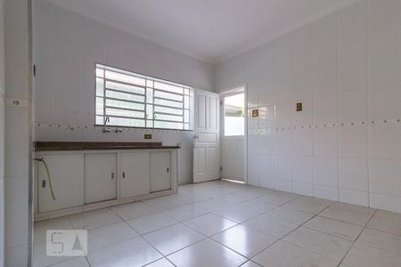 Casa à venda com 180m², 3 quartos e 2 vagas Casa à venda com 180m², 3 quartos e 2 vagasCozinha