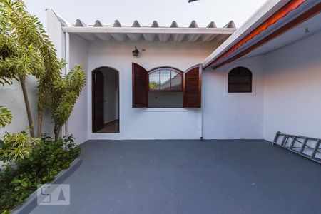Casa à venda com 180m², 3 quartos e 2 vagas Casa à venda com 180m², 3 quartos e 2 vagasQuintal