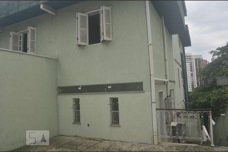 Casa para alugar com 250m², 3 quartos e 2 vagasFachada