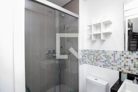Banheiro- box  de apartamento para alugar com 1 quarto, 53m² em Vila Olímpia, São Paulo
