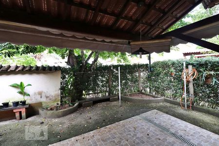 Casa de condomínio à venda com 105m², 3 quartos e sem vagaÁrea Externa