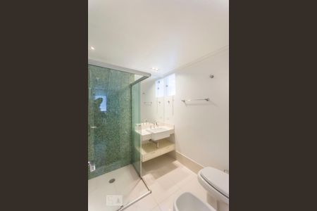 Banheiro de apartamento para alugar com 3 quartos, 113m² em Vila Uberabinha, São Paulo