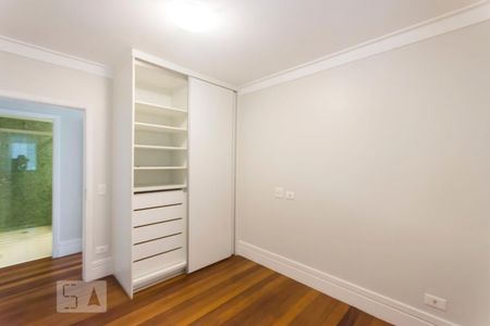 Quarto de apartamento para alugar com 3 quartos, 113m² em Vila Uberabinha, São Paulo