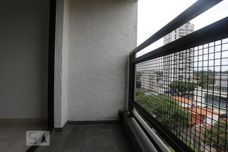 Sacada de apartamento à venda com 2 quartos, 56m² em Caxingui, São Paulo