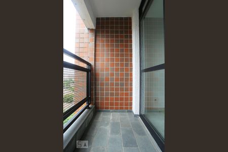 Sacada de apartamento à venda com 2 quartos, 56m² em Caxingui, São Paulo