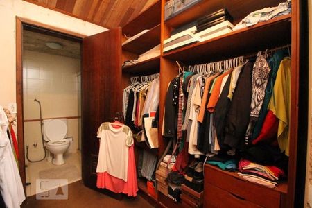 Closet Dormitorio 1 - Suite  de casa para alugar com 4 quartos, 170m² em Moinhos de Vento, Porto Alegre