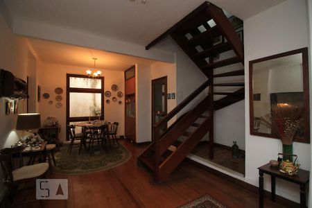 Sala de casa para alugar com 4 quartos, 170m² em Moinhos de Vento, Porto Alegre
