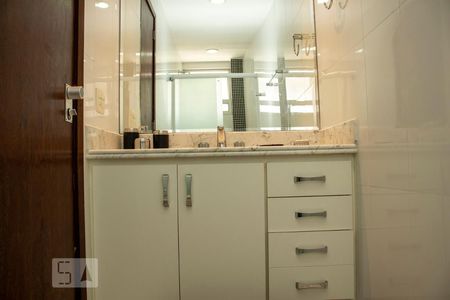 Apartamento à venda com 134m², 3 quartos e 2 vagasBanheiro da Suíte