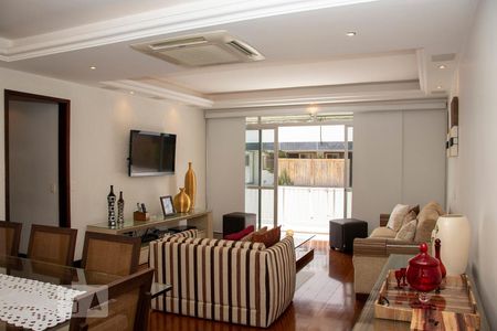 Sala de apartamento para alugar com 3 quartos, 134m² em Barra da Tijuca, Rio de Janeiro