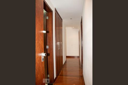 Corredor de apartamento para alugar com 3 quartos, 134m² em Barra da Tijuca, Rio de Janeiro