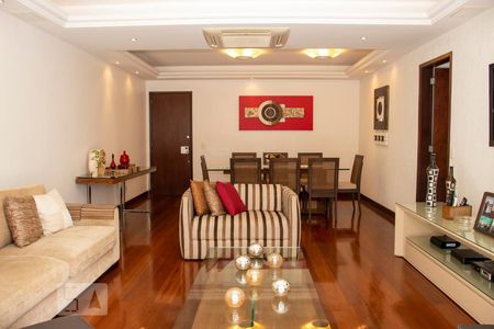 Sala de apartamento para alugar com 3 quartos, 134m² em Barra da Tijuca, Rio de Janeiro