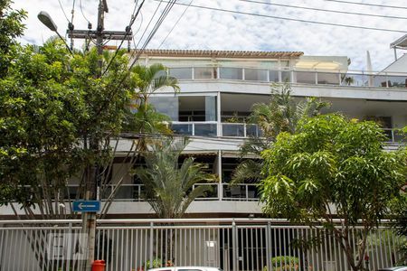 Apartamento à venda com 134m², 3 quartos e 2 vagasFachada