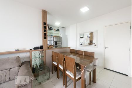 Sala de apartamento para alugar com 2 quartos, 60m² em Barreiros, São José