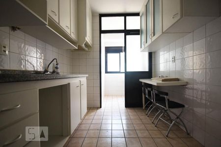 Cozinha de apartamento para alugar com 2 quartos, 70m² em Vila Andrade, São Paulo