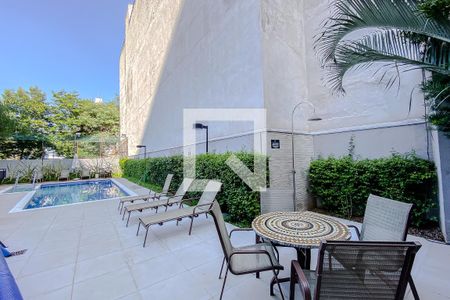 Studio à venda com 28m², 1 quarto e sem vaga Studio à venda com 28m², 1 quarto e sem vagaÁrea comum - Piscina