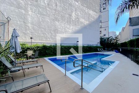 Studio à venda com 28m², 1 quarto e sem vaga Studio à venda com 28m², 1 quarto e sem vagaÁrea comum - Piscina