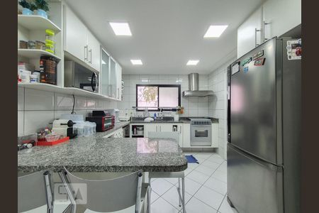 Apartamento à venda com 125m², 3 quartos e 2 vagas Apartamento à venda com 125m², 3 quartos e 2 vagasCozinha