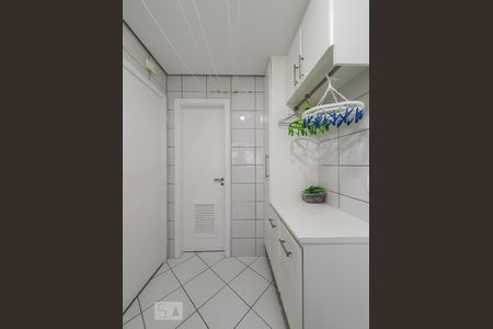 Apartamento à venda com 125m², 3 quartos e 2 vagas Apartamento à venda com 125m², 3 quartos e 2 vagasÁrea de serviço