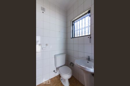Casa para alugar com 180m², 3 quartos e 2 vagasBanheiro de Serviço