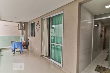 Apartamento para alugar com 77m², 2 quartos e 1 vaga