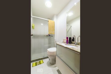 Apartamento para alugar com 77m², 2 quartos e 1 vaga
