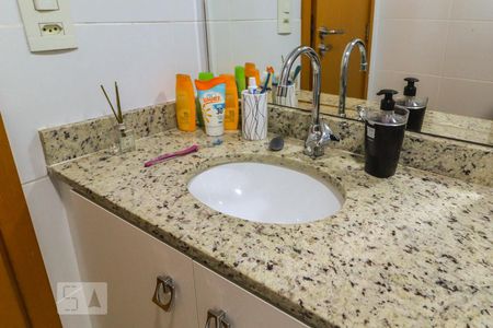 Apartamento para alugar com 77m², 2 quartos e 1 vaga