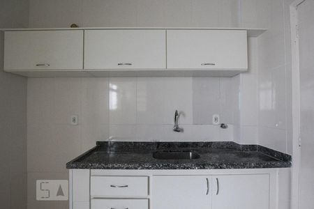 Cozinha de apartamento para alugar com 2 quartos, 74m² em Cambuí, Campinas