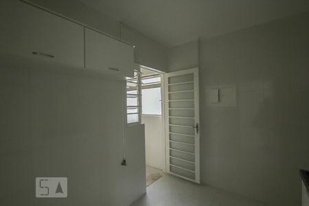 Cozinha de apartamento para alugar com 2 quartos, 74m² em Cambuí, Campinas