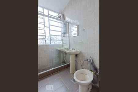 Banheiro de apartamento para alugar com 1 quarto, 42m² em Tijuca, Rio de Janeiro