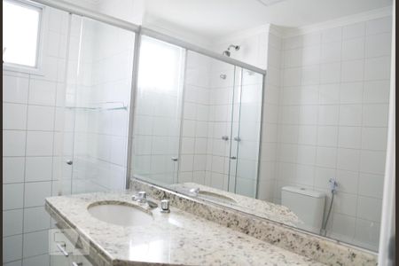 Apartamento à venda com 113m², 3 quartos e 2 vagas Apartamento à venda com 113m², 3 quartos e 2 vagasBanheiro da Suíte