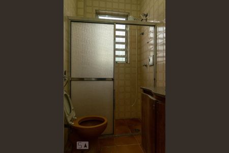 Casa à venda com 240m², 5 quartos e 3 vagasBanheiro 2