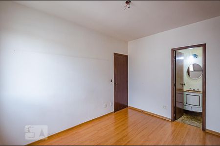 Suíte de apartamento à venda com 4 quartos, 140m² em Vila Paris, Belo Horizonte