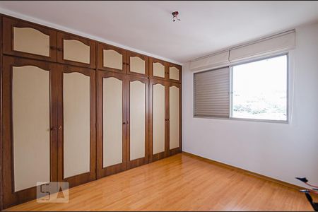 Suíte de apartamento à venda com 4 quartos, 140m² em Vila Paris, Belo Horizonte