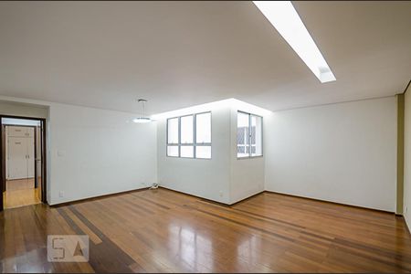 Sala de apartamento para alugar com 4 quartos, 140m² em Vila Paris, Belo Horizonte