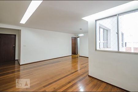Sala de apartamento para alugar com 4 quartos, 140m² em Vila Paris, Belo Horizonte