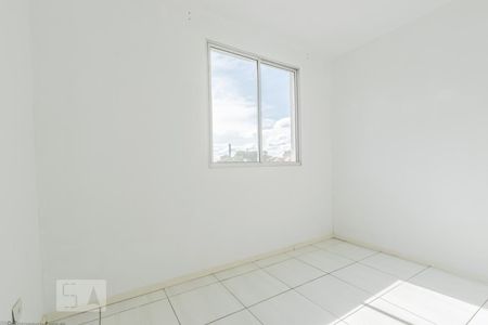 Dormitório 1 de apartamento para alugar com 2 quartos, 60m² em Capão Raso, Curitiba