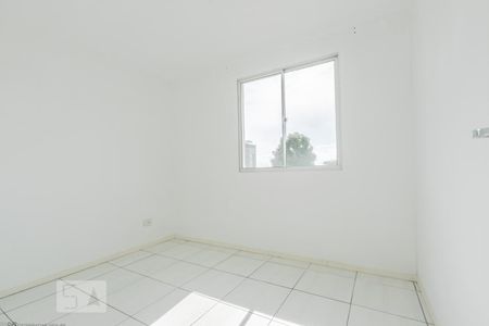 Dormitório 1 de apartamento para alugar com 2 quartos, 60m² em Capão Raso, Curitiba