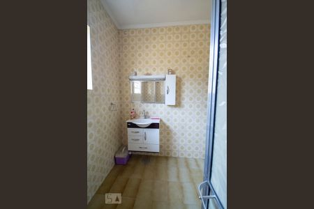 Casa para alugar com 169m², 3 quartos e 2 vagasBanheiro 1