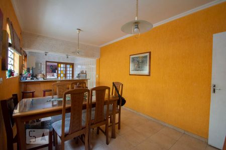 Casa para alugar com 169m², 3 quartos e 2 vagasCozinha 