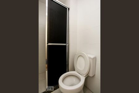 Banheiro Social de apartamento para alugar com 2 quartos, 56m² em Vila Galvão, Guarulhos