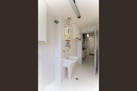 Apartamento à venda com 71m², 2 quartos e 2 vagasÁrea de serviço